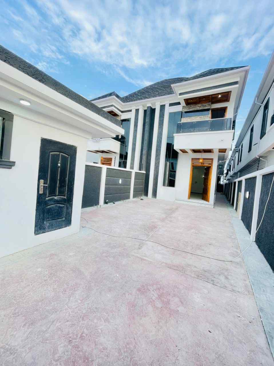 EXTERNAL-FRONT-2